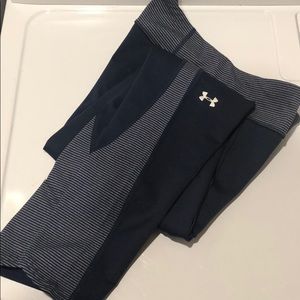 Women’s Under Armour Size Large Navy Leggings